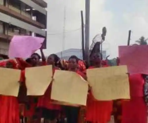 Photos: Old Women Stage Protest Against Adams Oshiomole In Benin